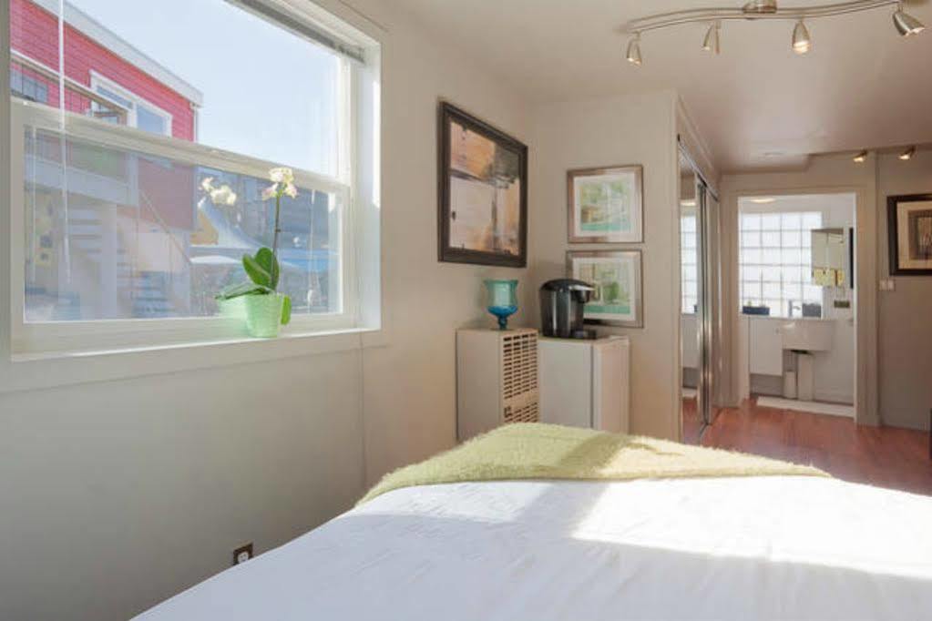Fisherman'S Wharf Bed & Breakfast Victoria Kültér fotó